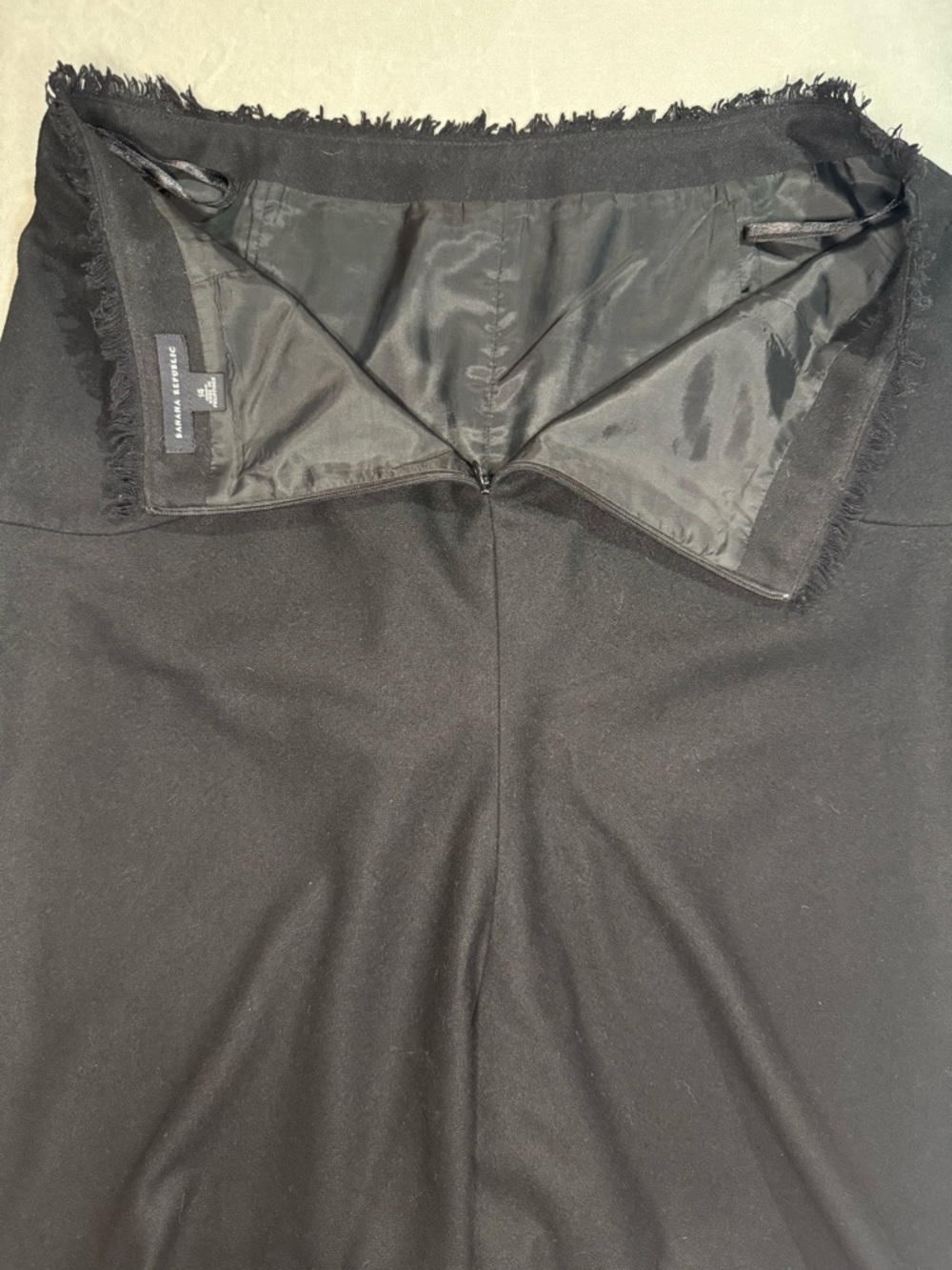 Banana Republic Size 14 Black Wool Blend Fringe Hem A-Line Skirt Classy Capsule - Picture 3 of 9